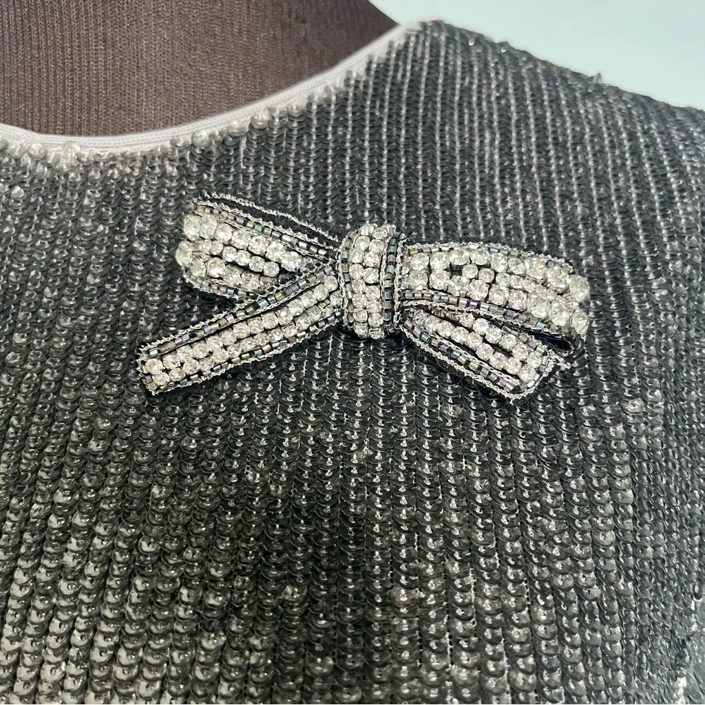 Emily Shalant Women’s Pewter Sequin Short Sleeve Rhinestone Bow Top Size M Silver Size M - Image 3