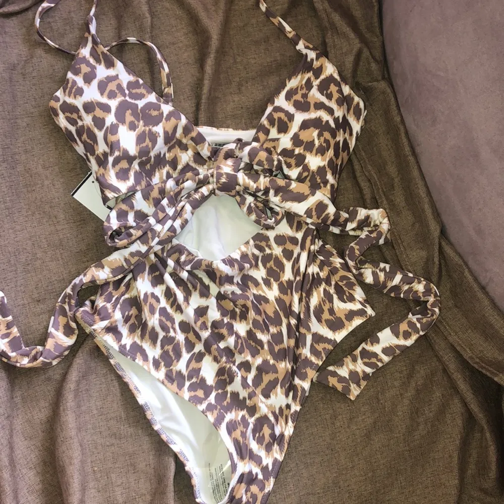 NWOT Aerie Leopard Wrap One Piece Full Coverage Swimsuit Sz SMALL - Image 6