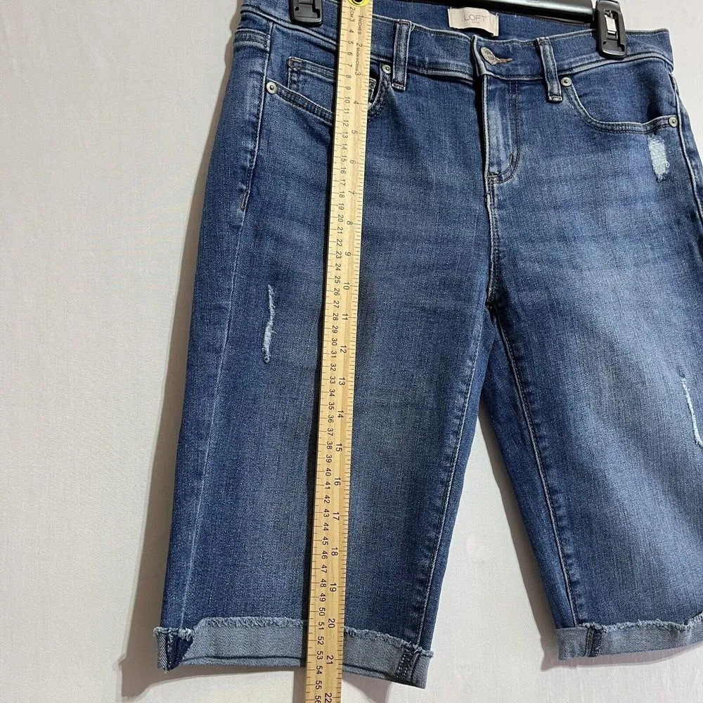 Loft Outlet Capri Shorts Women 4 Blue Denim Distressed Pockets Med‎ Wash Cuffed - Image 5