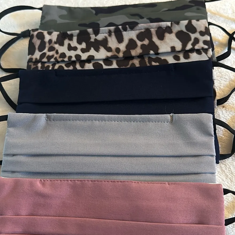 New without bag set of 5 banana republic face masks - unisex new - Image 2