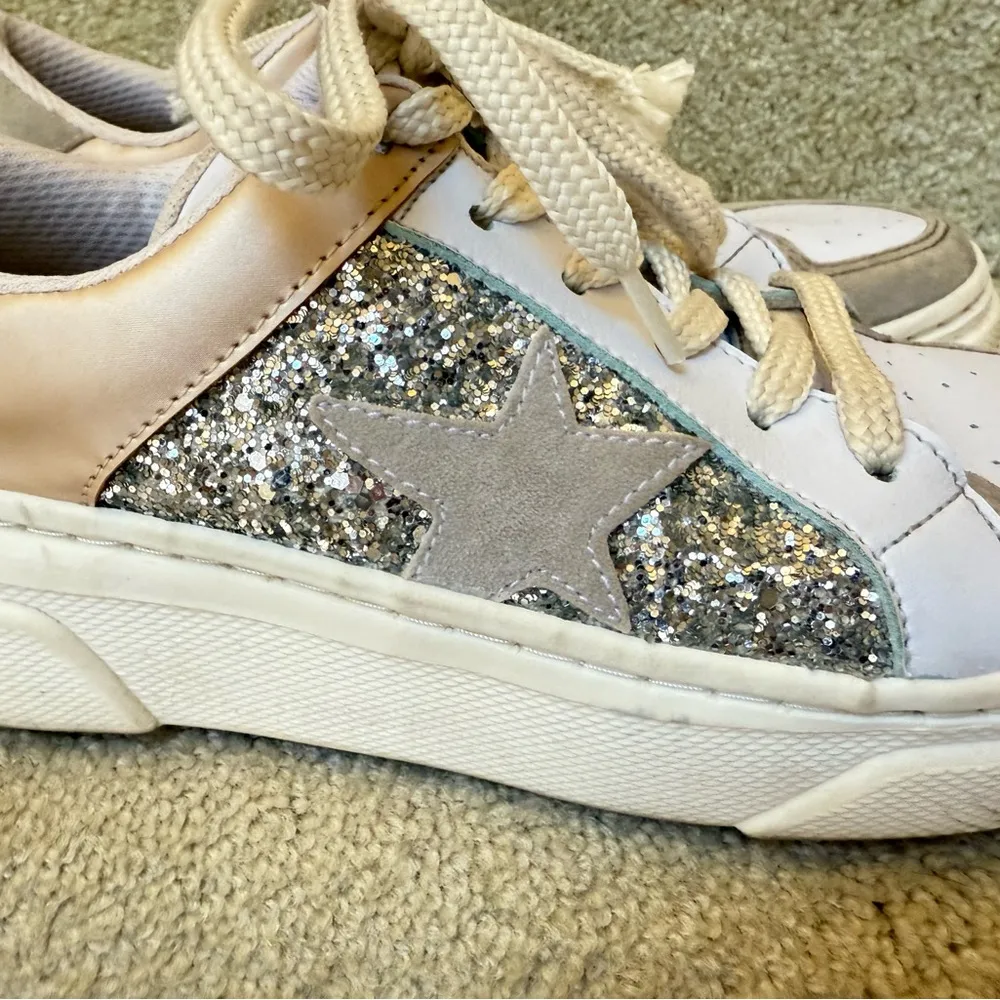 Pink Lily Silver Taupe Star Sneaker Shoe Glam Glitter Size 8 - Image 7