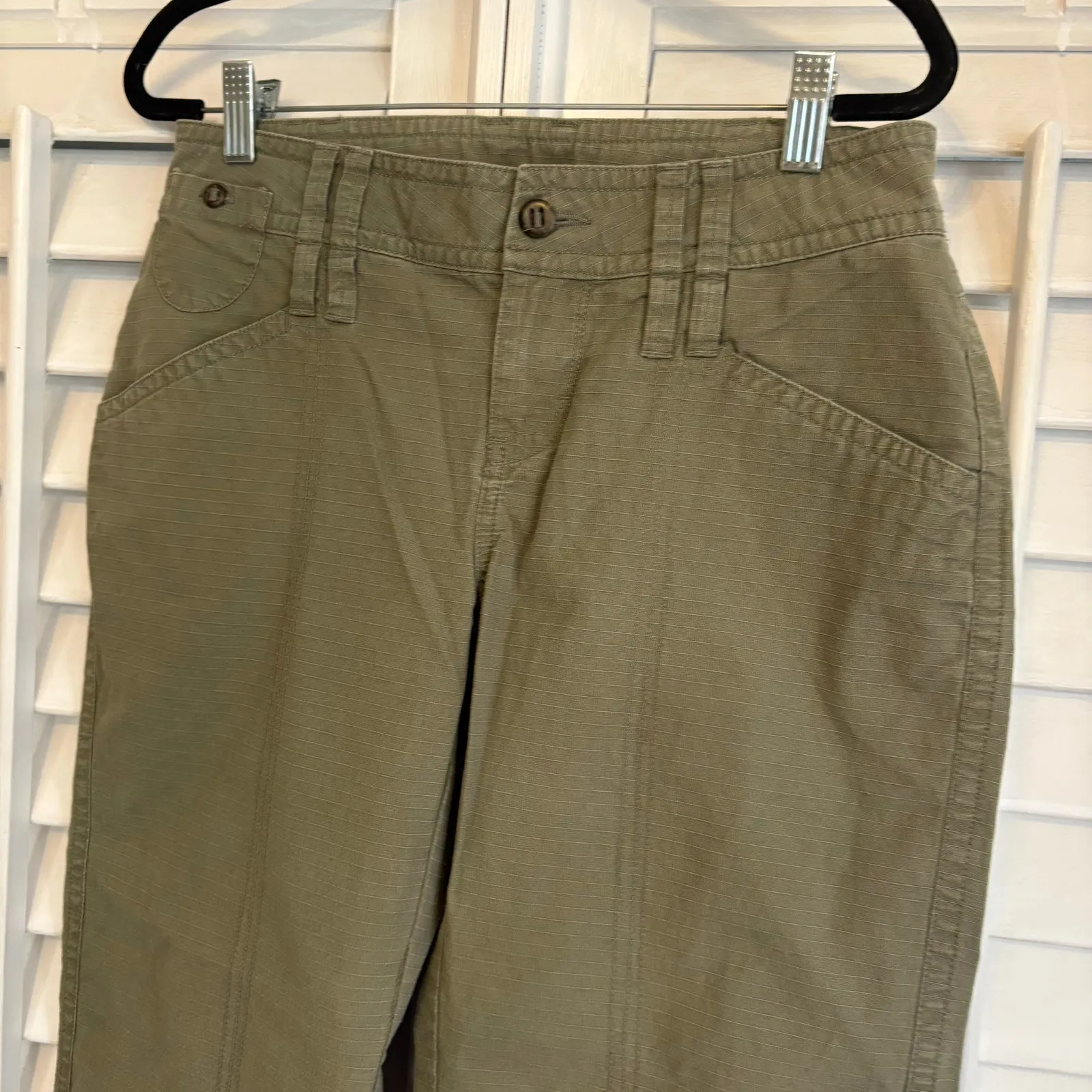 The North Face Olive Crops‎ Size 4 - Image 3