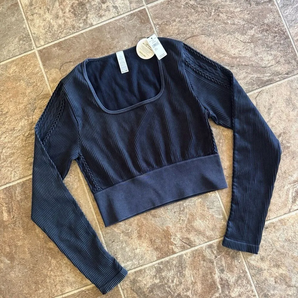 OFFLINE By Aerie Seamless Cable Square Neck T-Shirt
True Black Size Large - Image 5