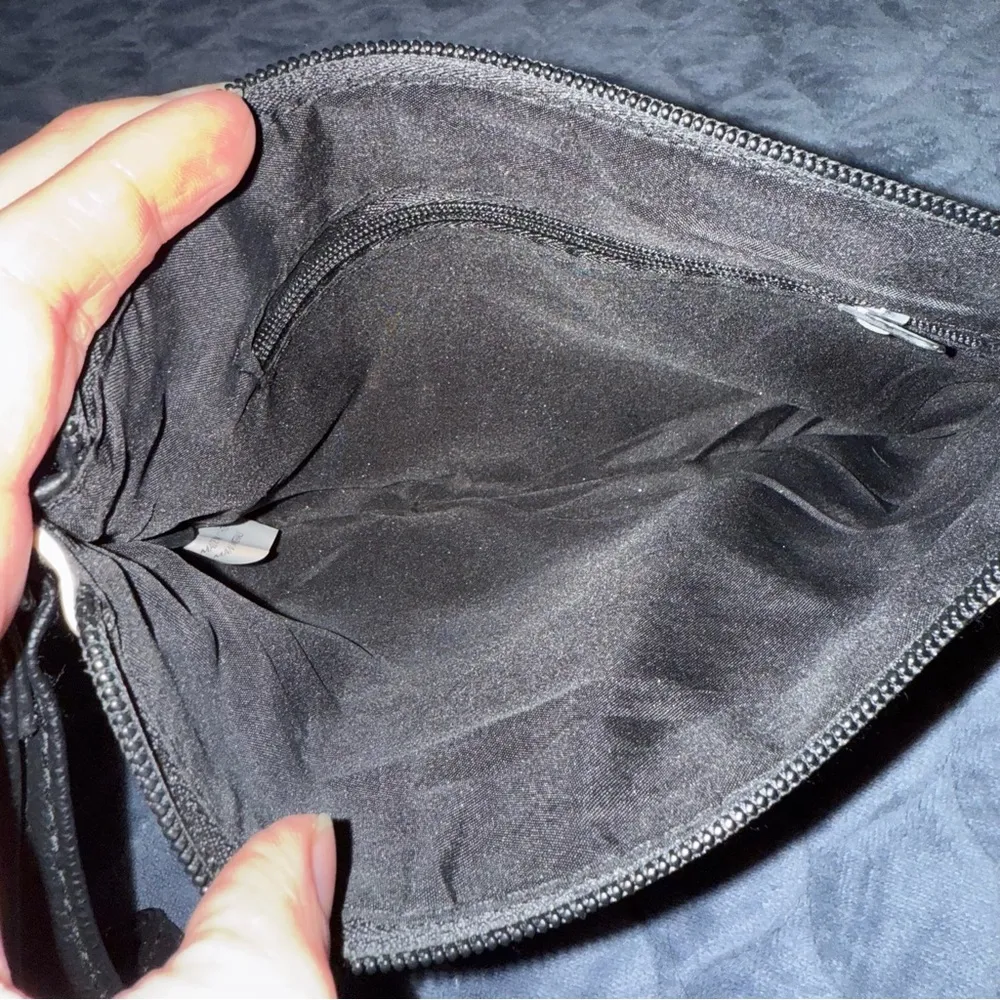 Holiday Pug Dog Print Wristlet Red - Image 3