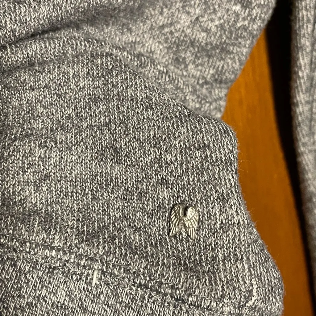 Victoria's Secret Woman's Grey Crewneck Glam Sweater Size Small - Image 4