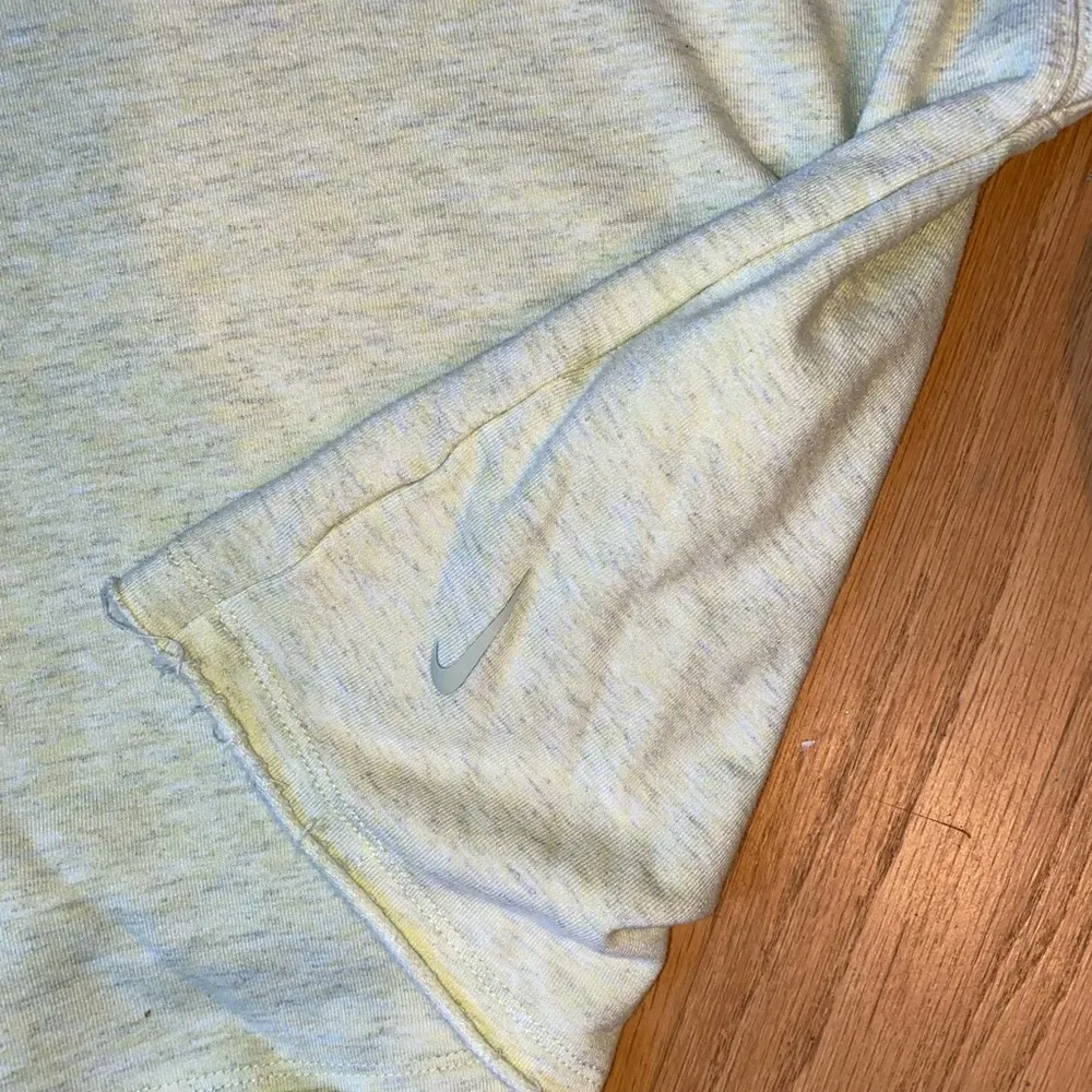 Women’s Cropped Nike Hoodie. - Image 4