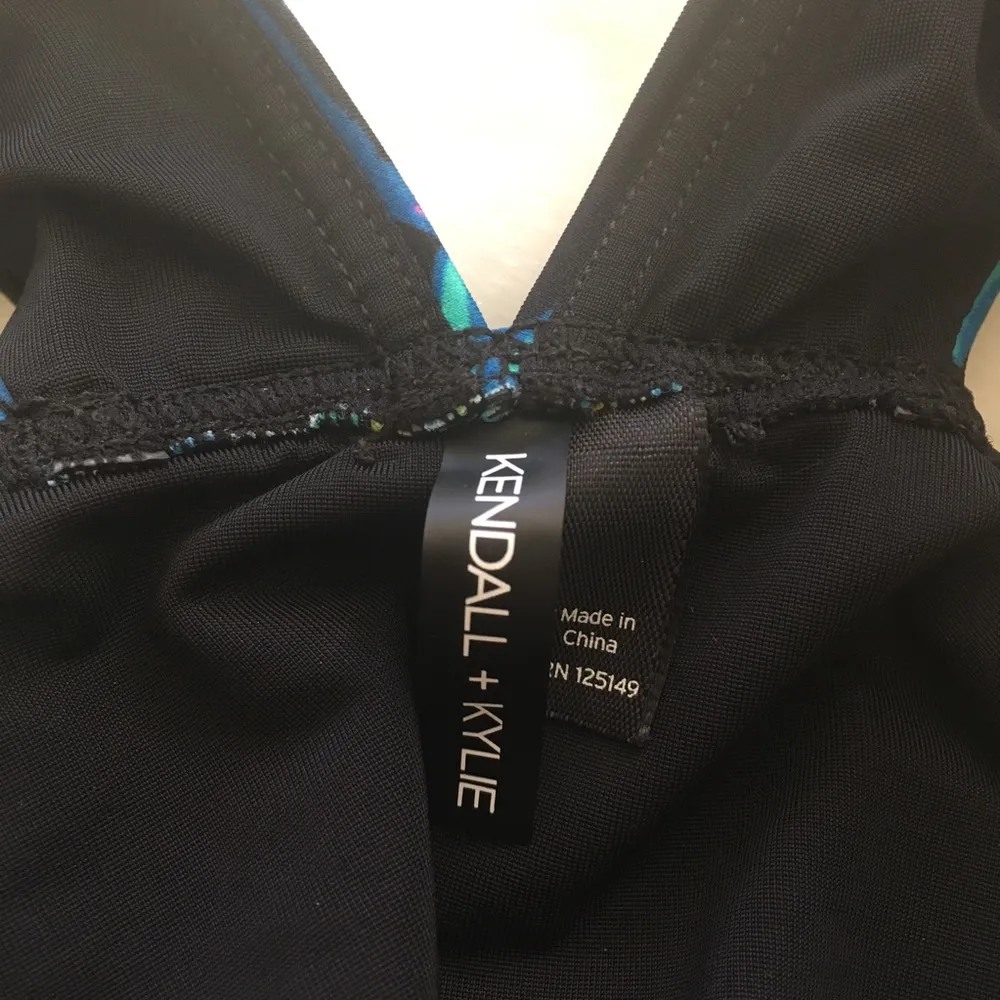 Kendall & Kylie Palm Print Plunge Monokini 10 - Image 7