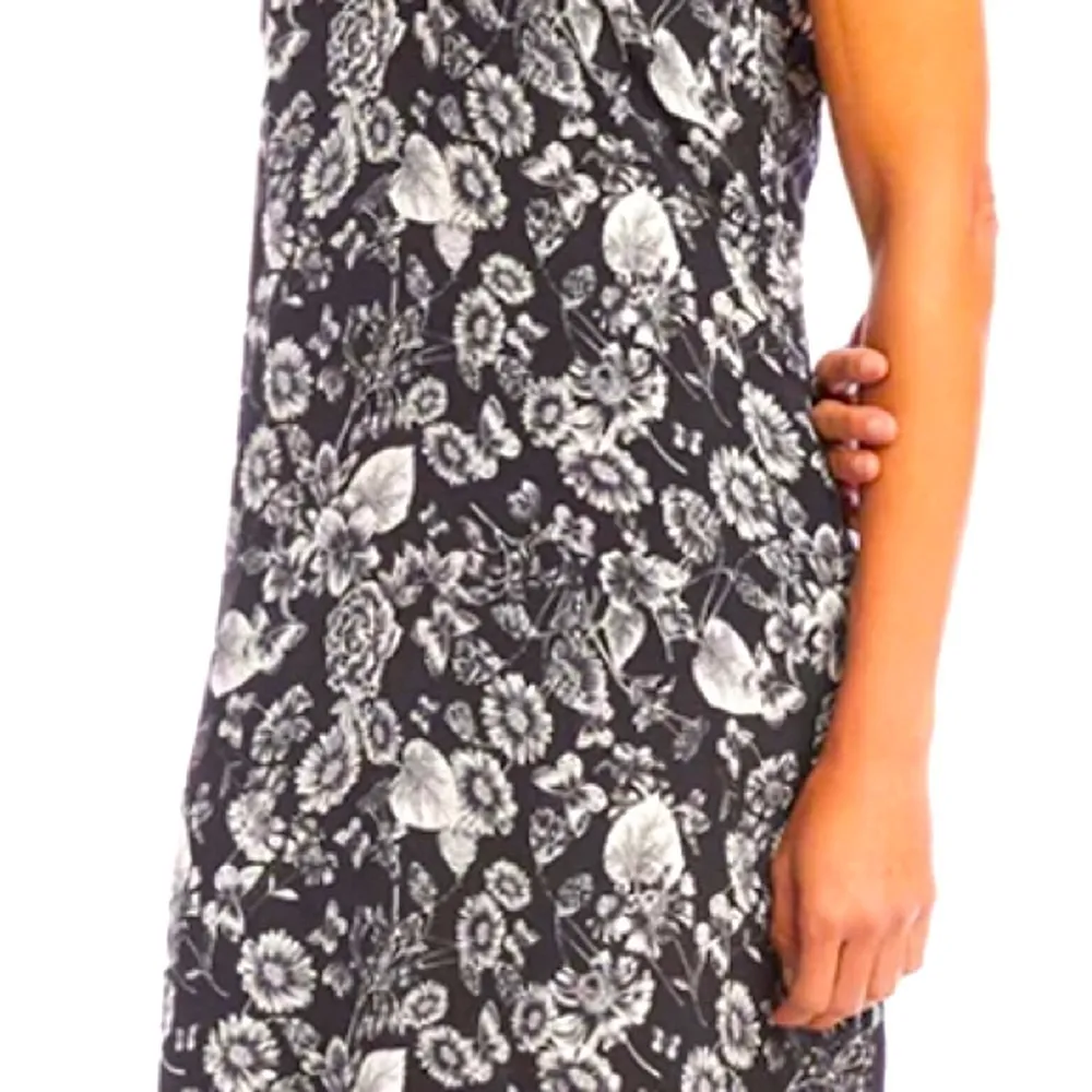 Karen Kane V neckline floral dress with adjustable straps. Side slits.Size M. - Image 4
