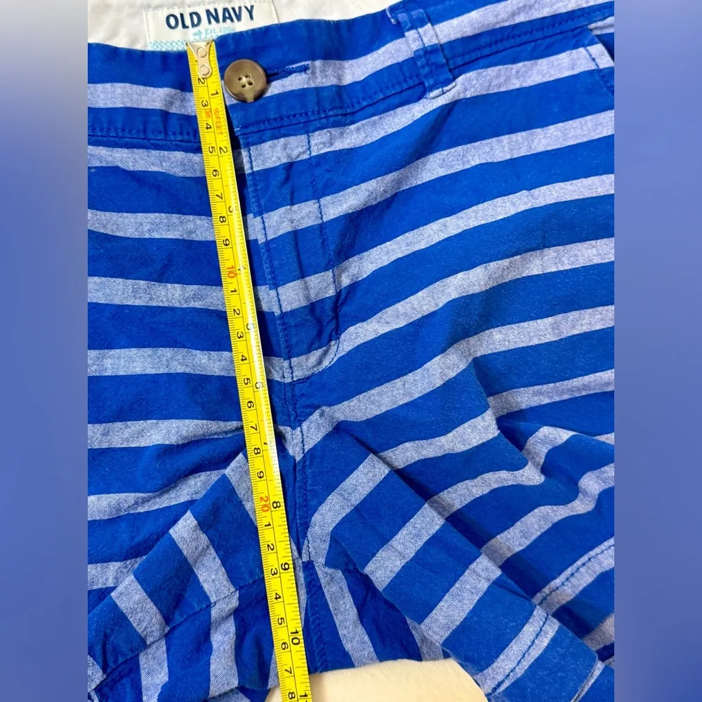 Old Navy Women’s Blue Stripe Flat Front Cotton Chino Shorts 4” Inseam Size 8 - Image 6