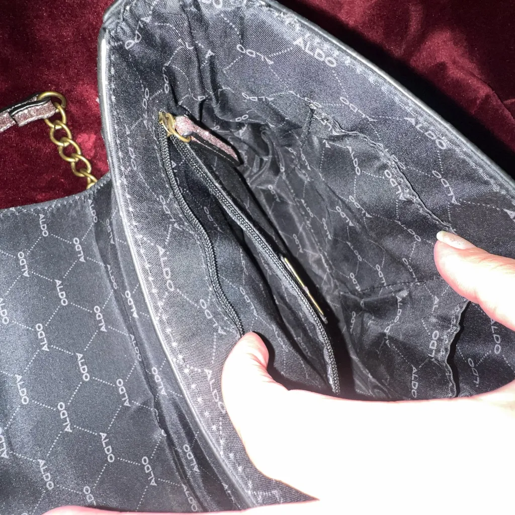 Aldo Glitter Shining Crossbody Bag with pink and silver embellished snap closure - Image 4