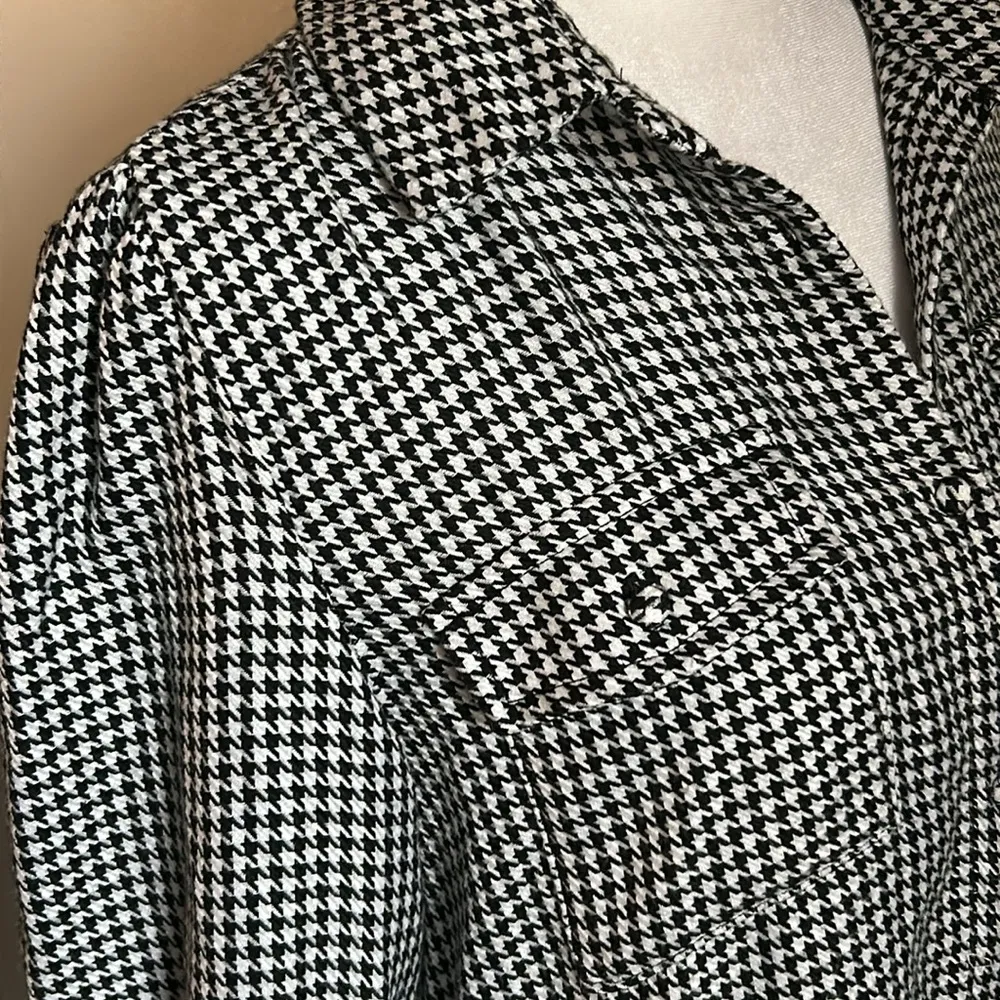 Zara Women’s Houndstooth Button Down Long Sleeve Collared Shirt - Image 3