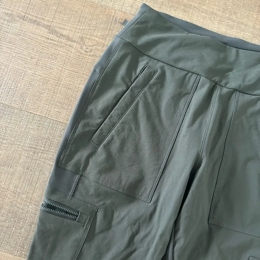 athleta headlands hybrid cargo green pants - Image 4