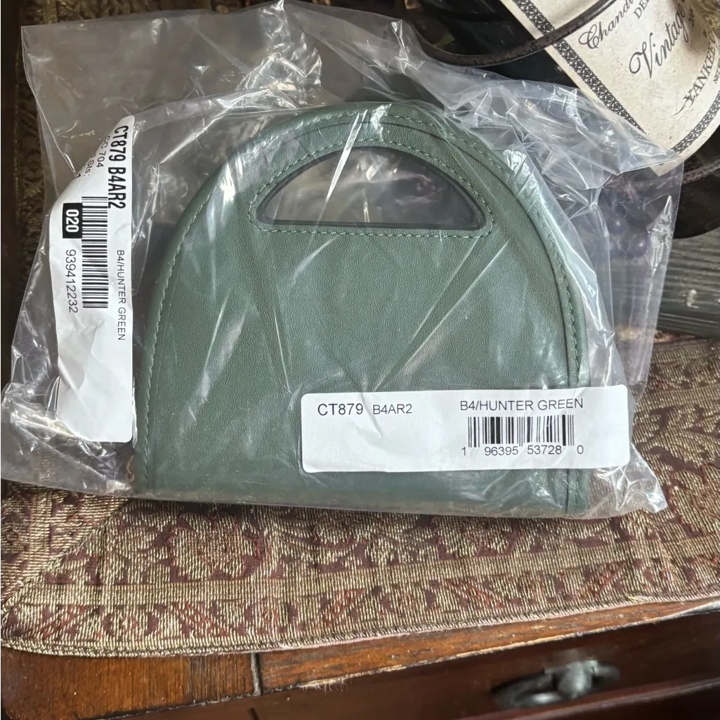 Authentic COACH 1941  Glovetanned leather Chain Shoulder Bag/Wallet/clutch - Image 8