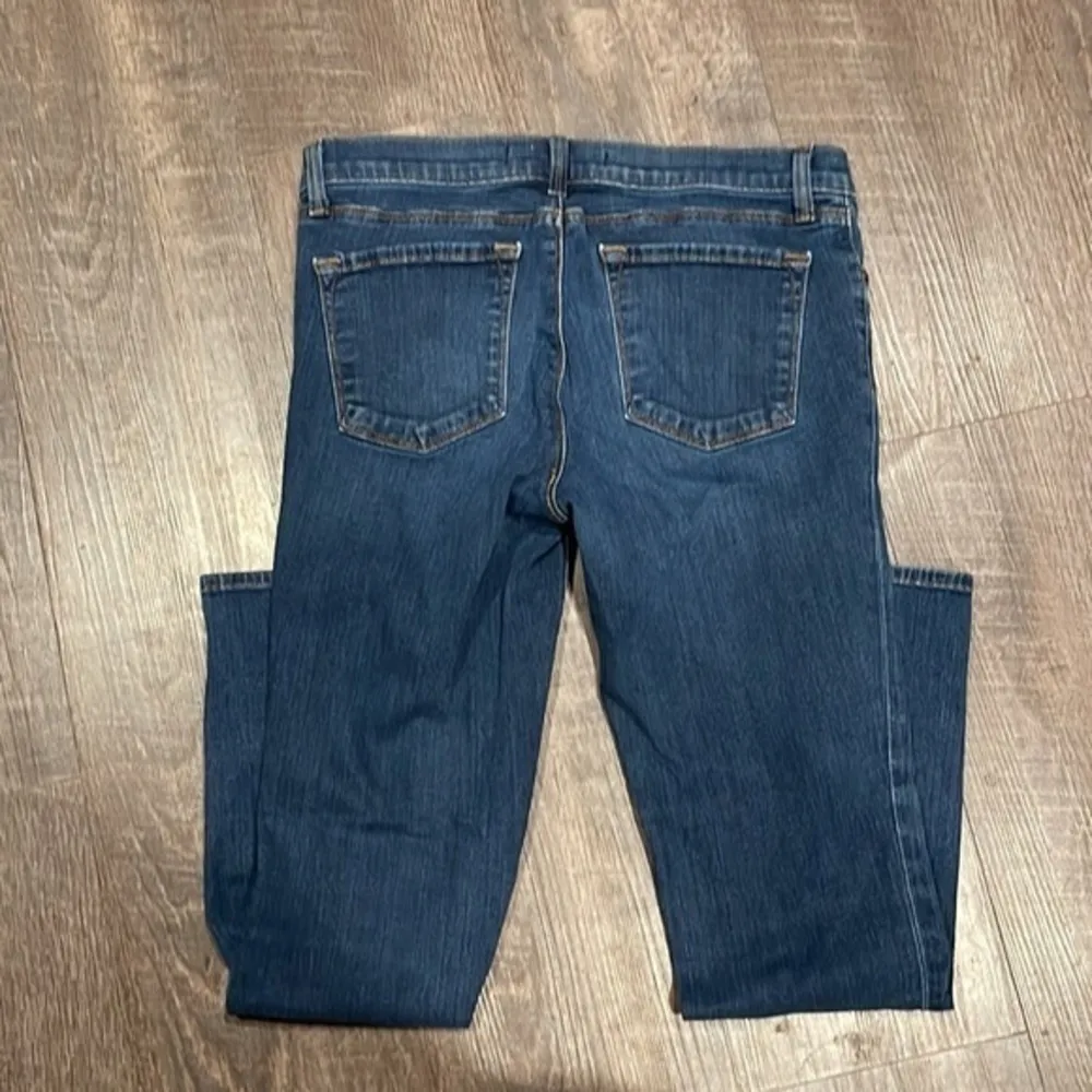 J brand stretch Veruca Capri Dark Wash - Image 7