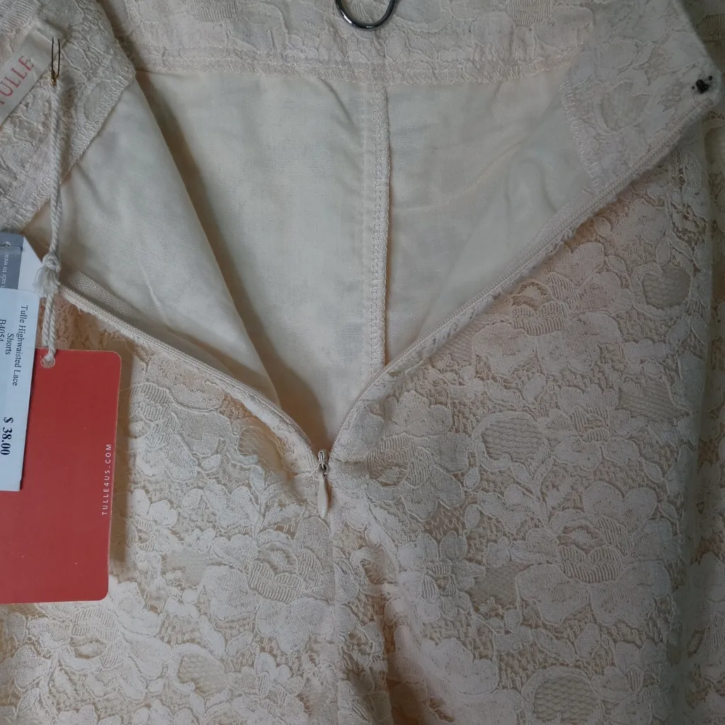 Tulle Highwaisted Women Lace Shorts Size 6 Tan - Image 6