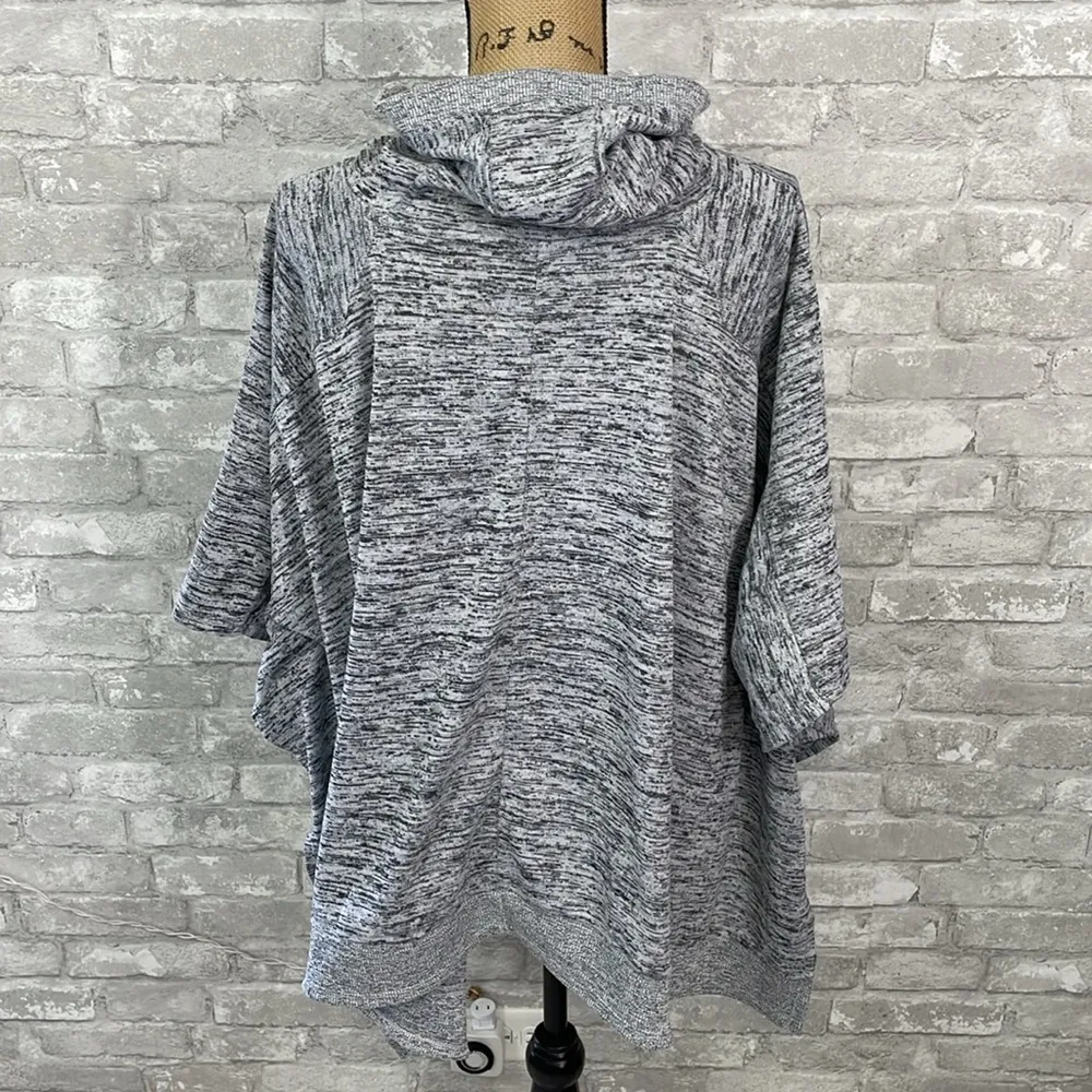 Athleta Blissful Hooded Poncho Gray - Image 6