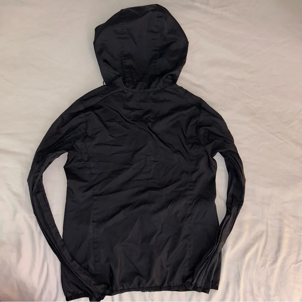 Uniqlo Black Women’s XS Packable Rain Jacket, Windbreaker - Image 9