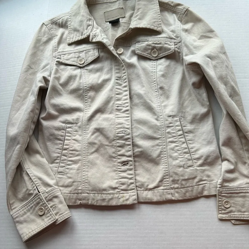 Calvin Klein light beige cotton jean jacket size Large - Image 3