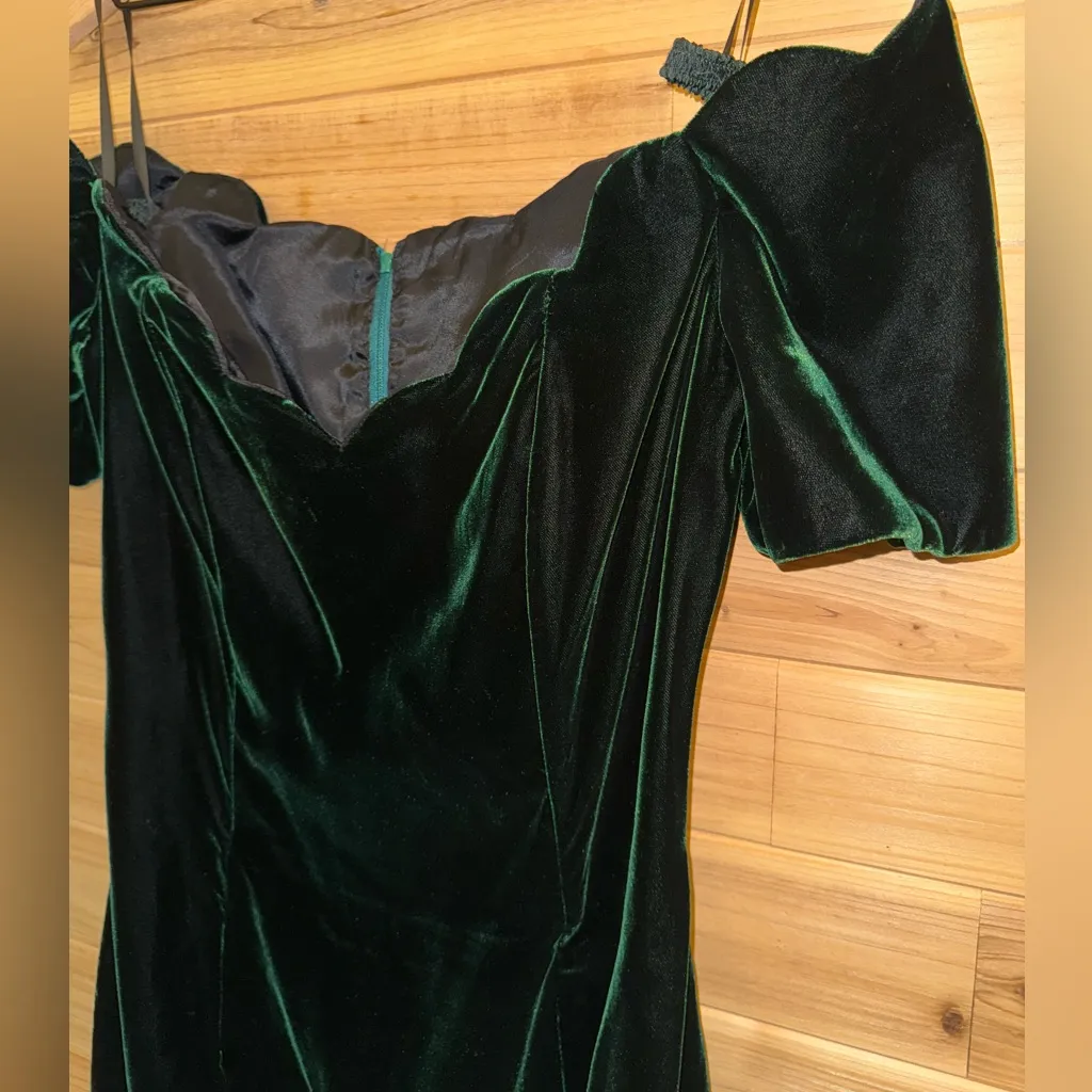 Vintage Hollywood Nites Medium Green Crushed Velvet Off Shoulder Dress Christmas - Image 3