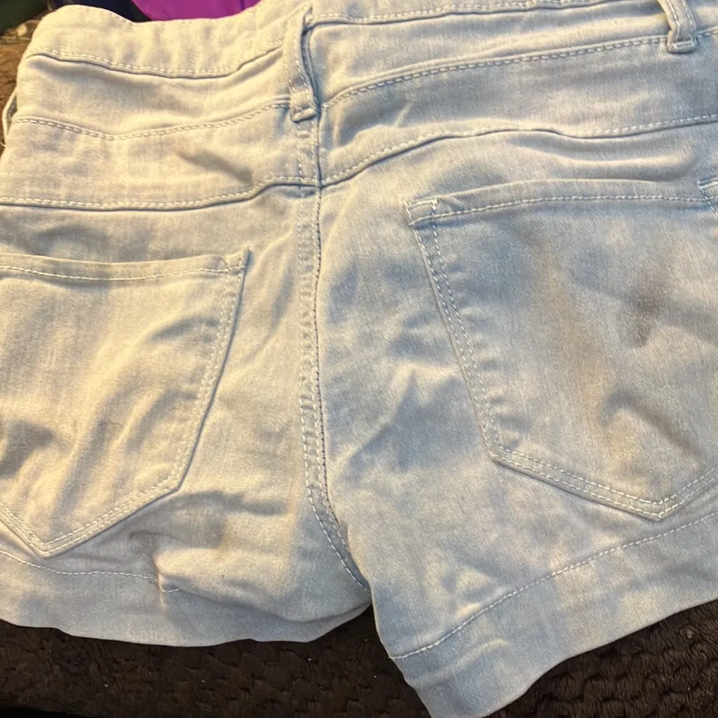 FINAL MARKDOWN No boundaries denim shorts 7 - Image 2