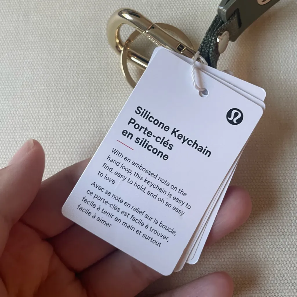 Lululemon  silicone keychain - Bay Leaf/Light Ivory - Image 4