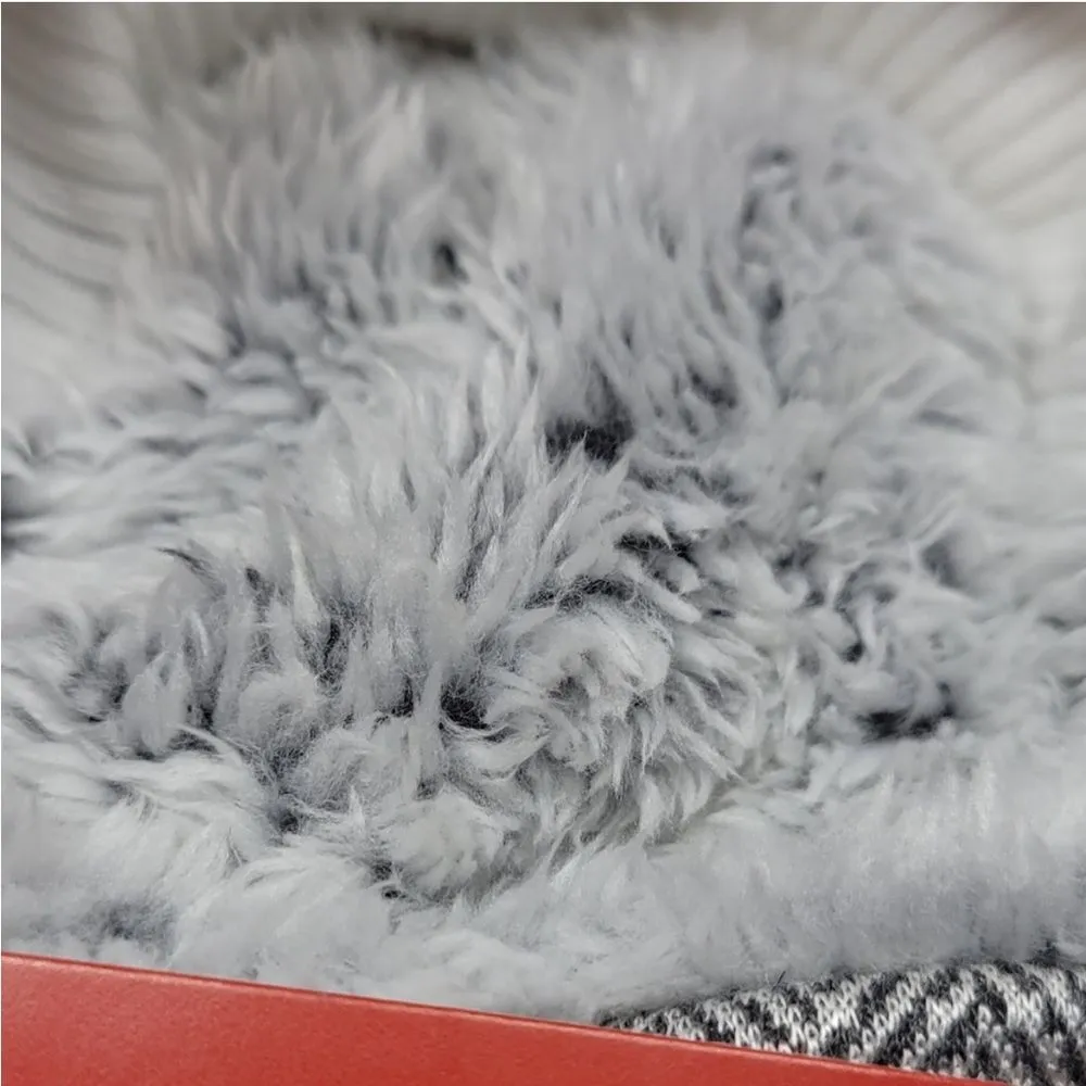 Wondershop Fleece Lined Pull - Image 3