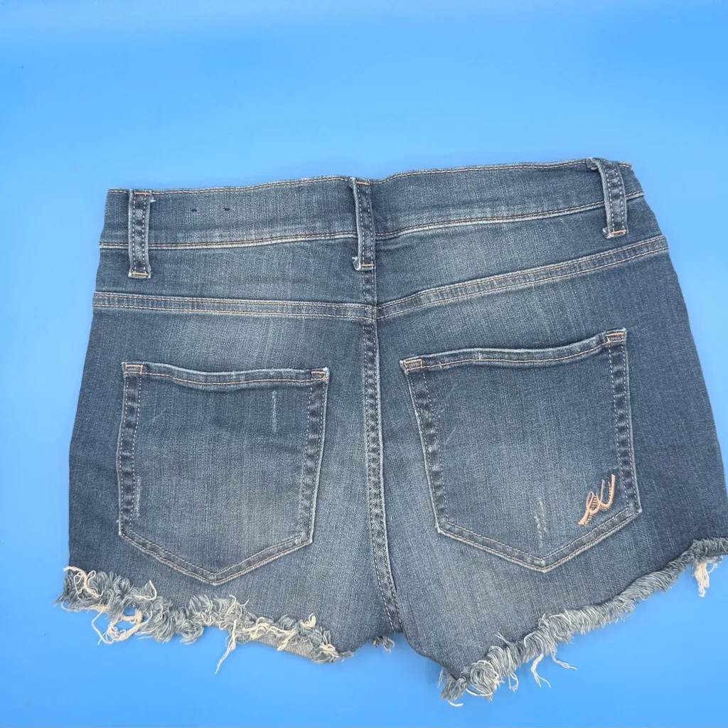 Express Women's Blue Denim Shorts - Image 5