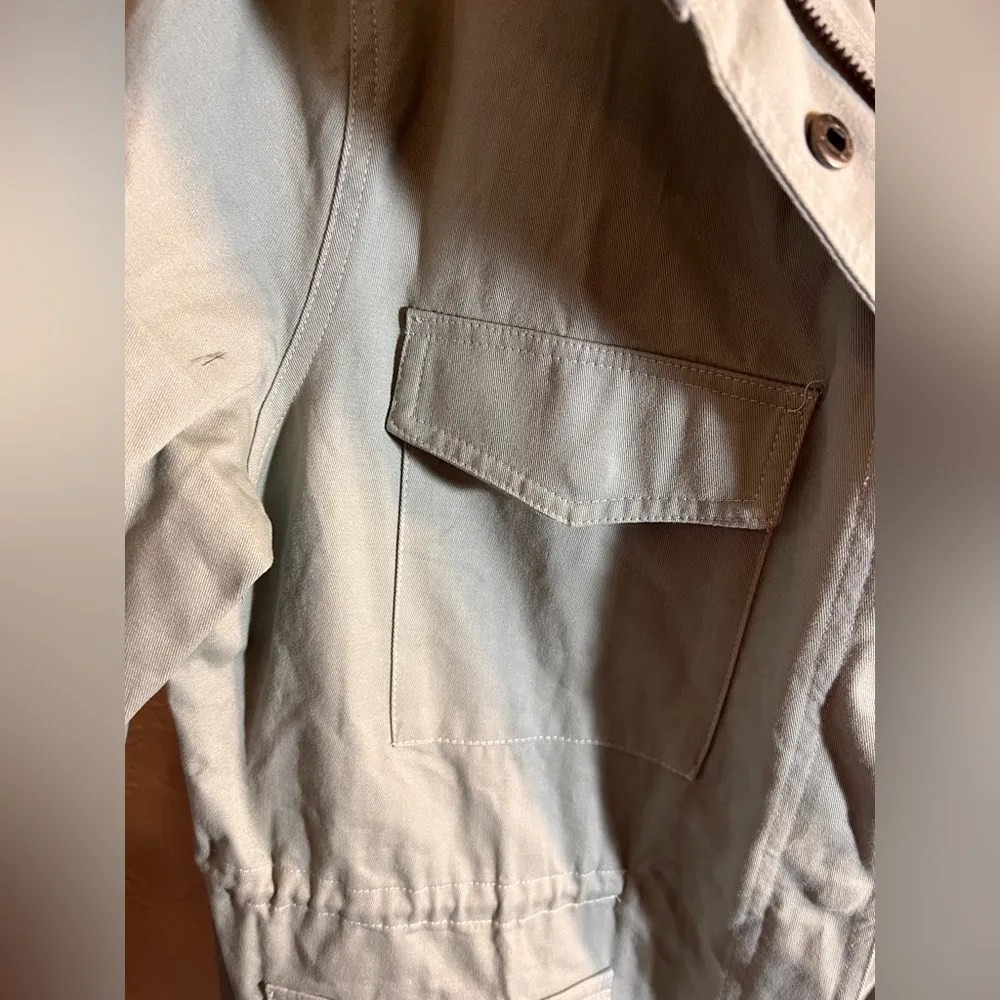 Women's Light Sage Green Utility Jacket NWOT Gray Size undefined - Image 2