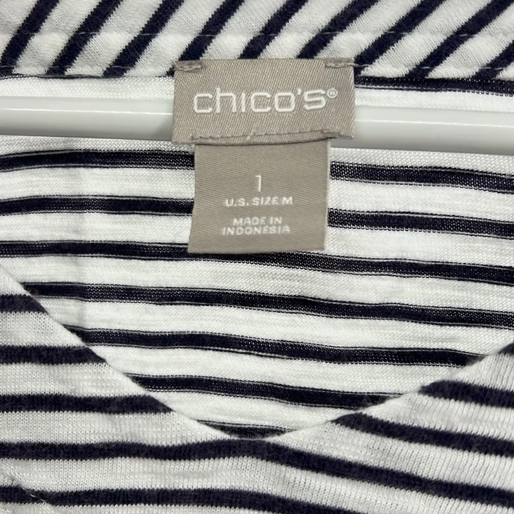 Chico’s v-neck navy white M cotton modal 3/4 sleeve top nautical coastal beach - Image 5