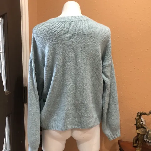 Hollister light blue pullover knit sweater - Image 4