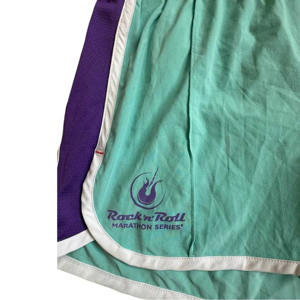 BROOKS Women's Aqua and Purple Athletic Shorts Size L - Image 3