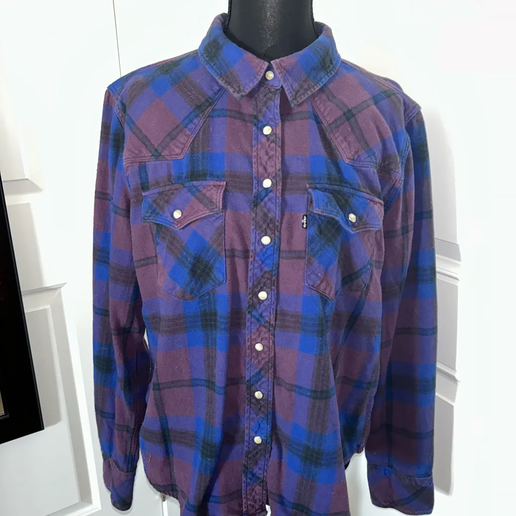 Levi's Purple and Blue Plaid Button Down Shirt - Image 2
