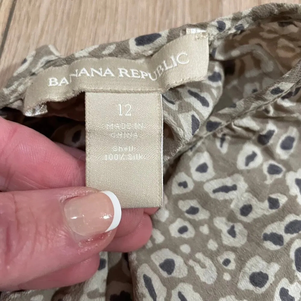 Banana Republic Silk Blouse Womens 12 Business Casual - Image 4