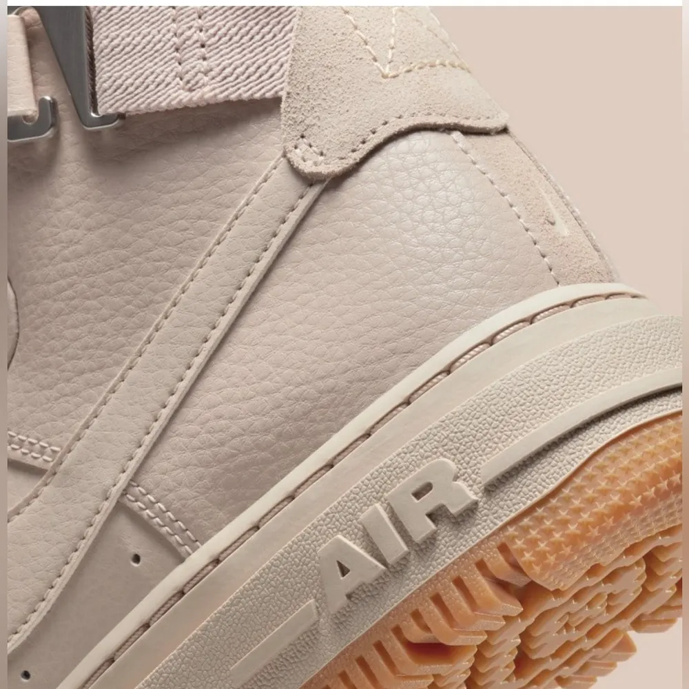 Nike Air Force 1 Utility 2.0 High Arctic Pink Gum SIZE preowned excellent - Image 3