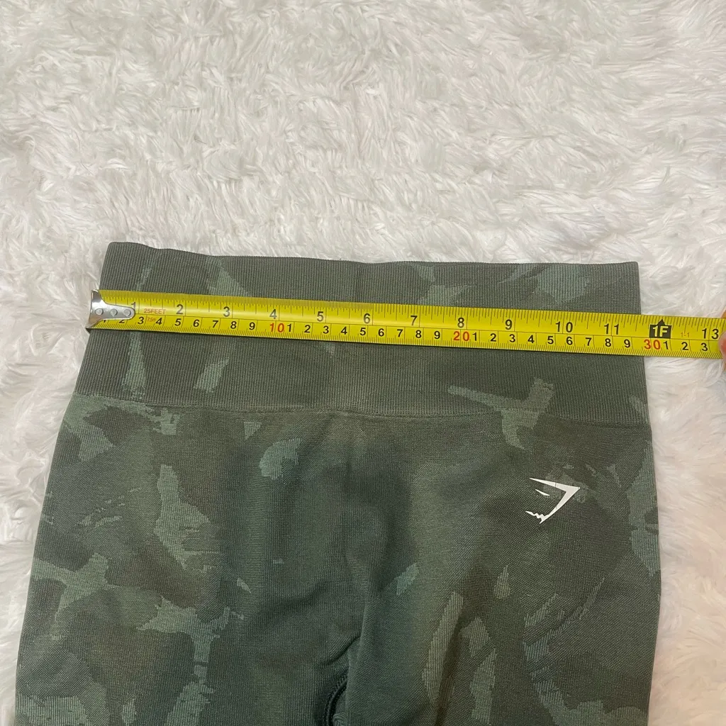Womens Gymshark camo green seamless cropped leggings pants butt scrunch Small - Image 4