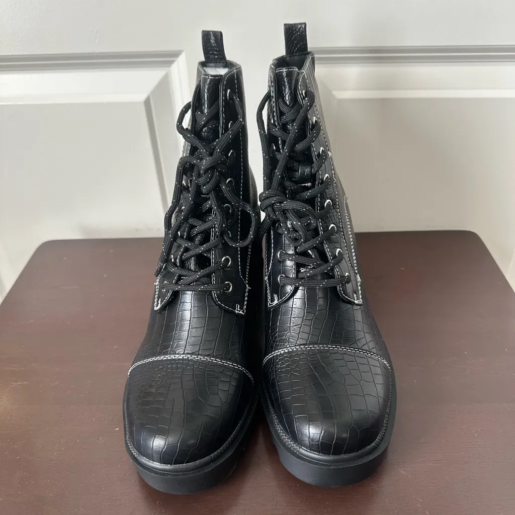 Azalea Wang Surreal Croc - Image 4