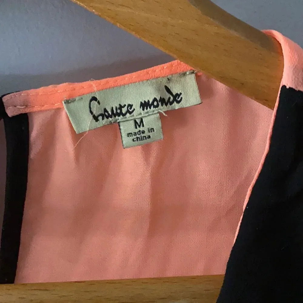 Haute Monde Sheer Orange with Black Bow Tank Top Size Medium - Image 3