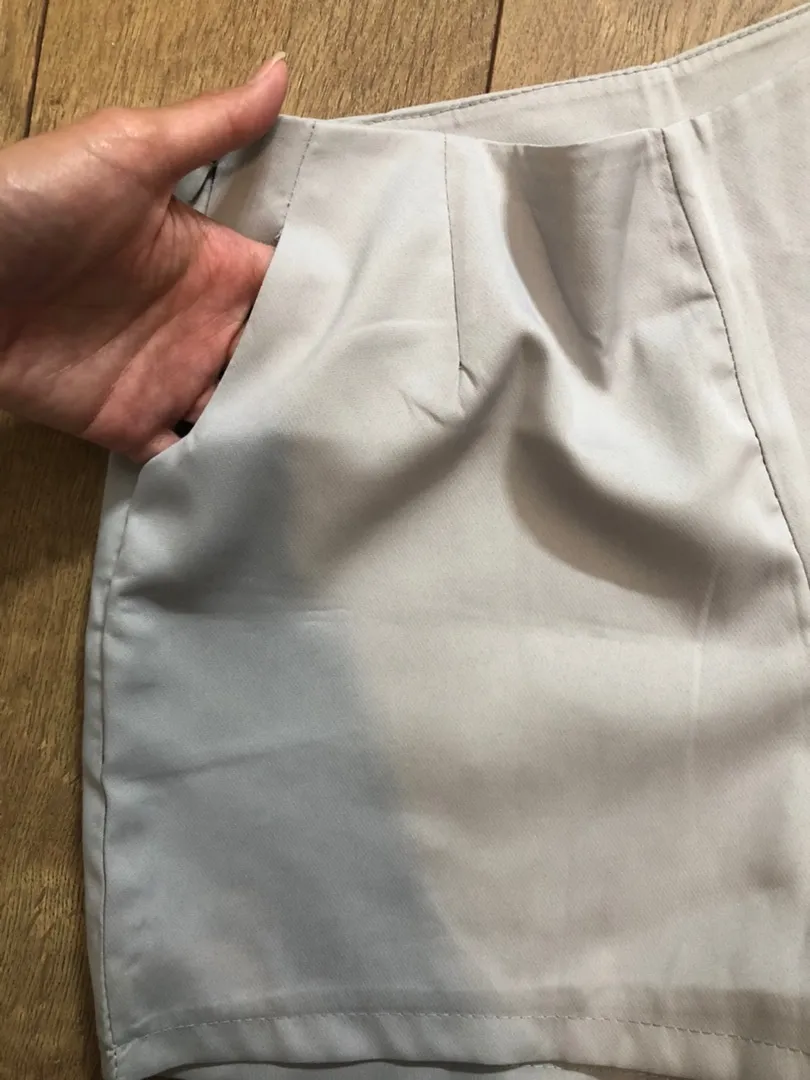 Shorts Size M - Image 8