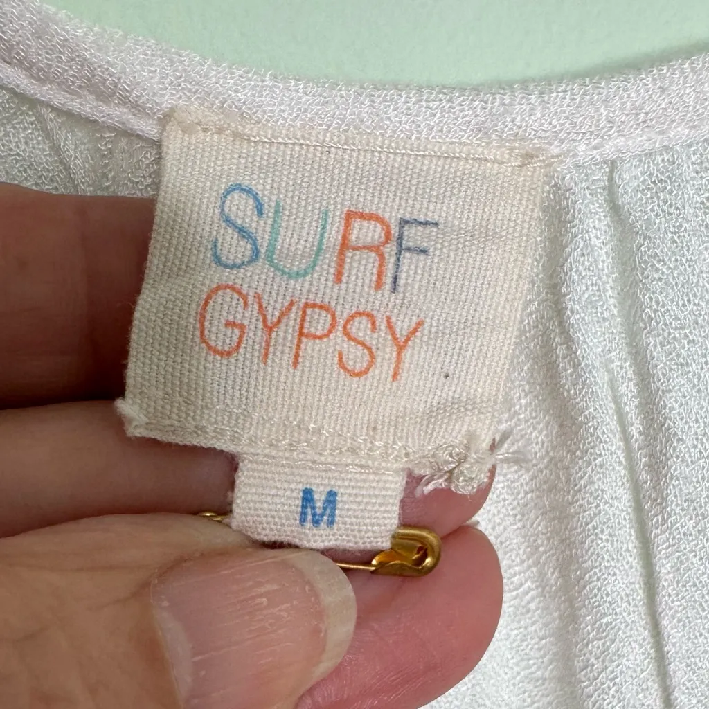 Surf Gypsy White Smocked Waistline Dress Star Accents Cold Shoulder Size Medium - Image 7