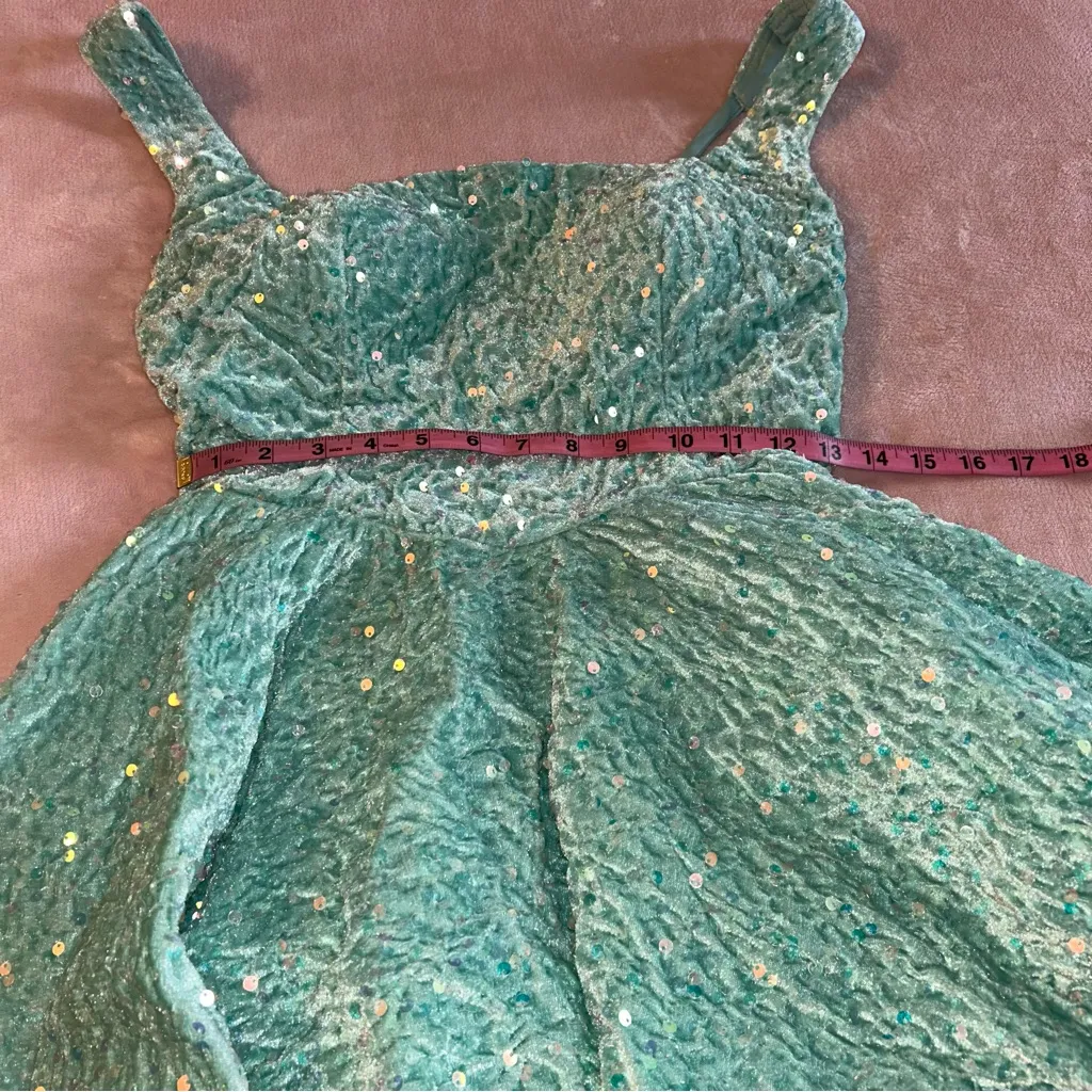NWOT light blue fuzzy sequined sleeveless prom dress size 6 with large bow - Image 9