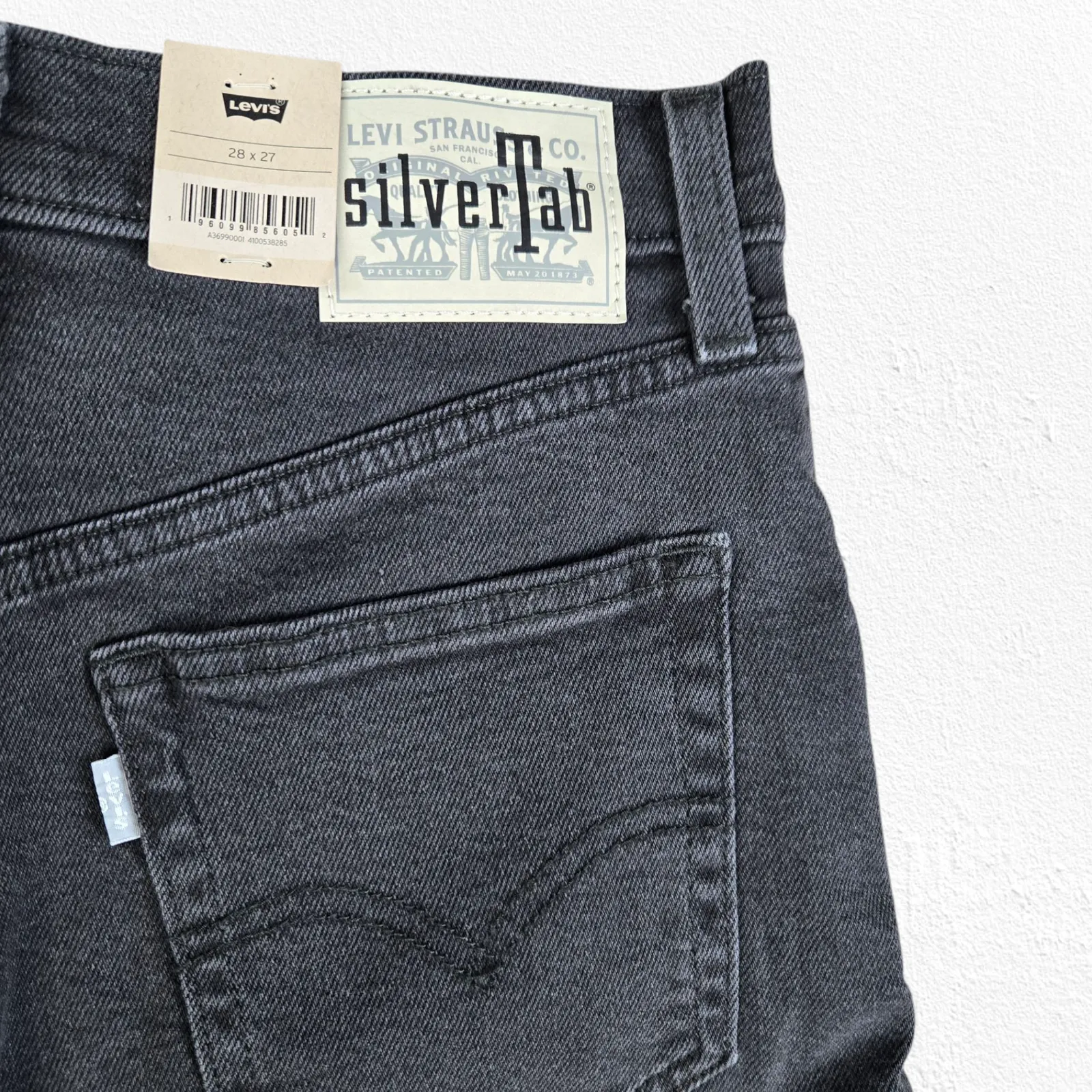 Levi's SilverTab Black Wash High Waisted Tapered Straight Leg Mom Jeans Size 28 - Image 11