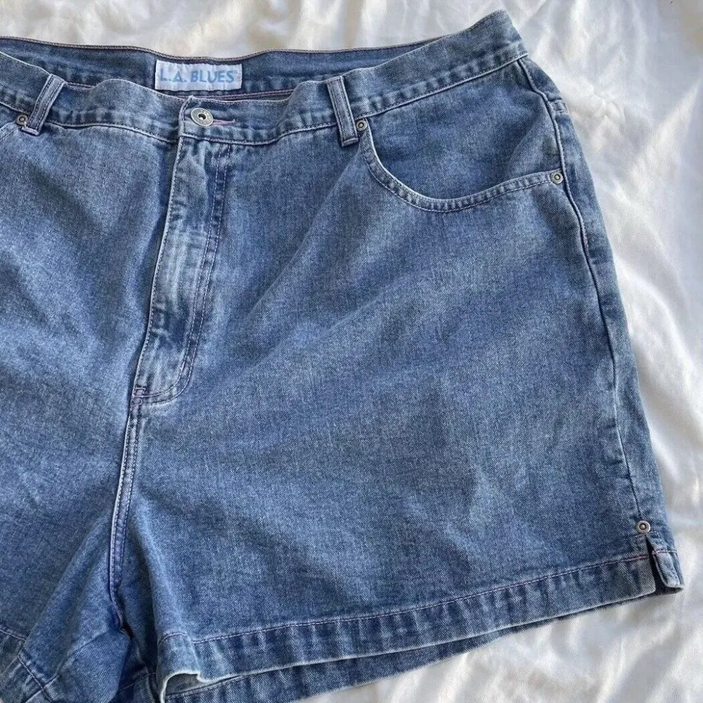 Vintage LA Blues Jean Shorts Women’s Sz 22 Denim  Denim Pink Hearts Lining Y2K - Image 3