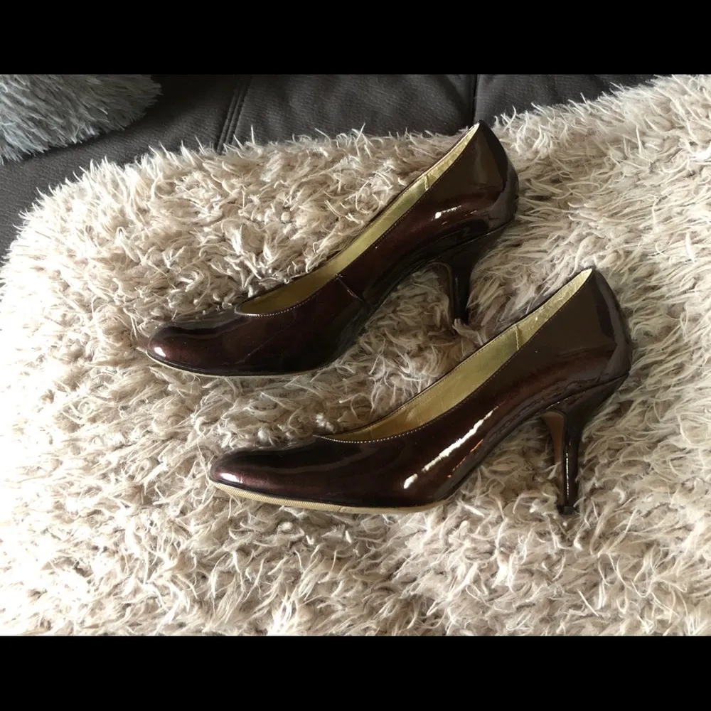 SAM & LIBBY Shiny Brown Heels S 9.5 - Image 4