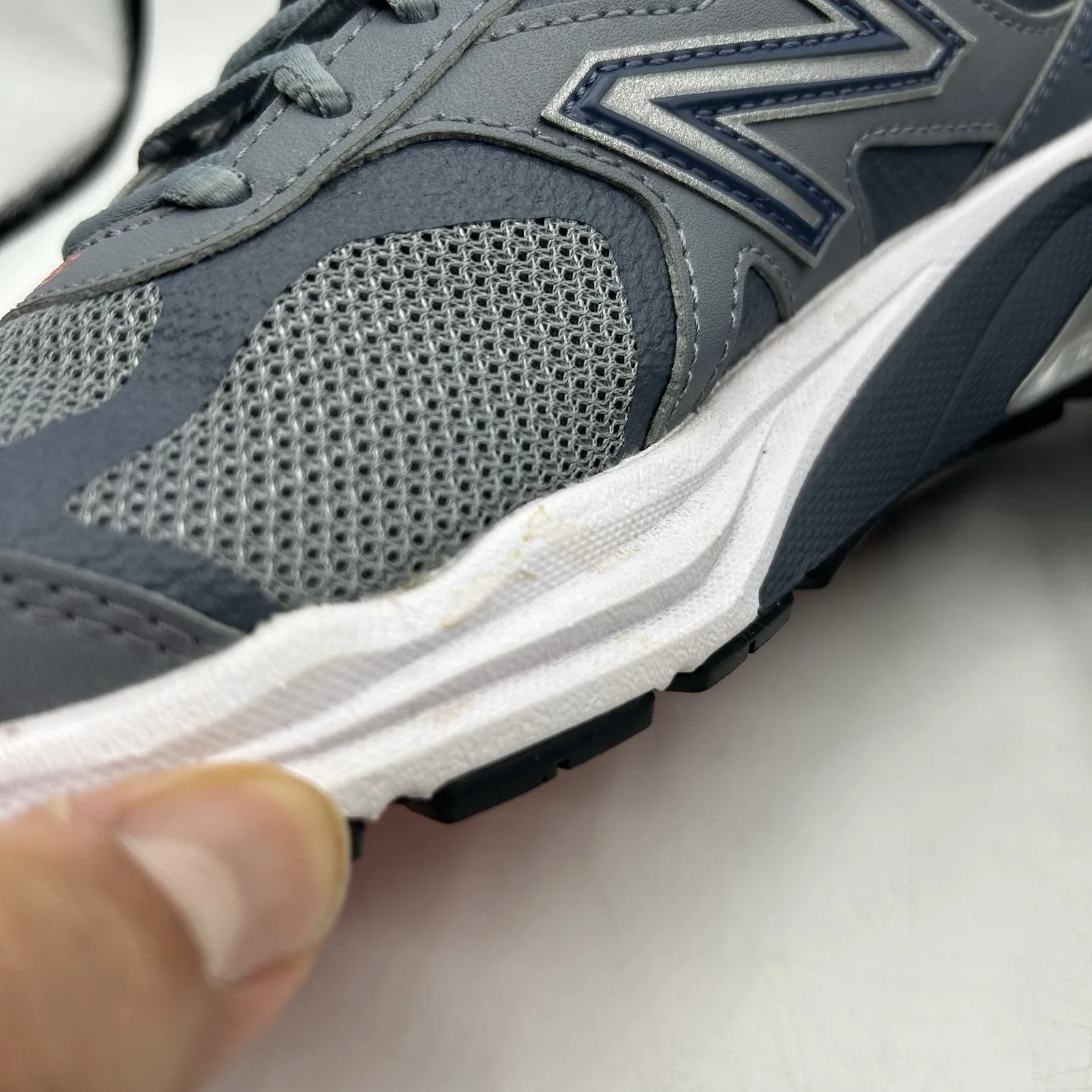 Women's New Balance 1540 V3 Sneakers W1540GD3 Gunmetal/Dragonfly Size 6.5 D - Image 3