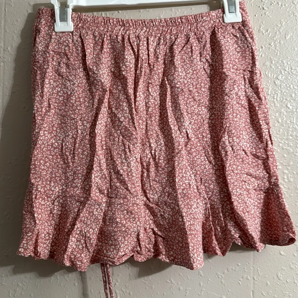 Urban Romantics  Ruched Drawstring Ruffle Mini Skirt - Image 4