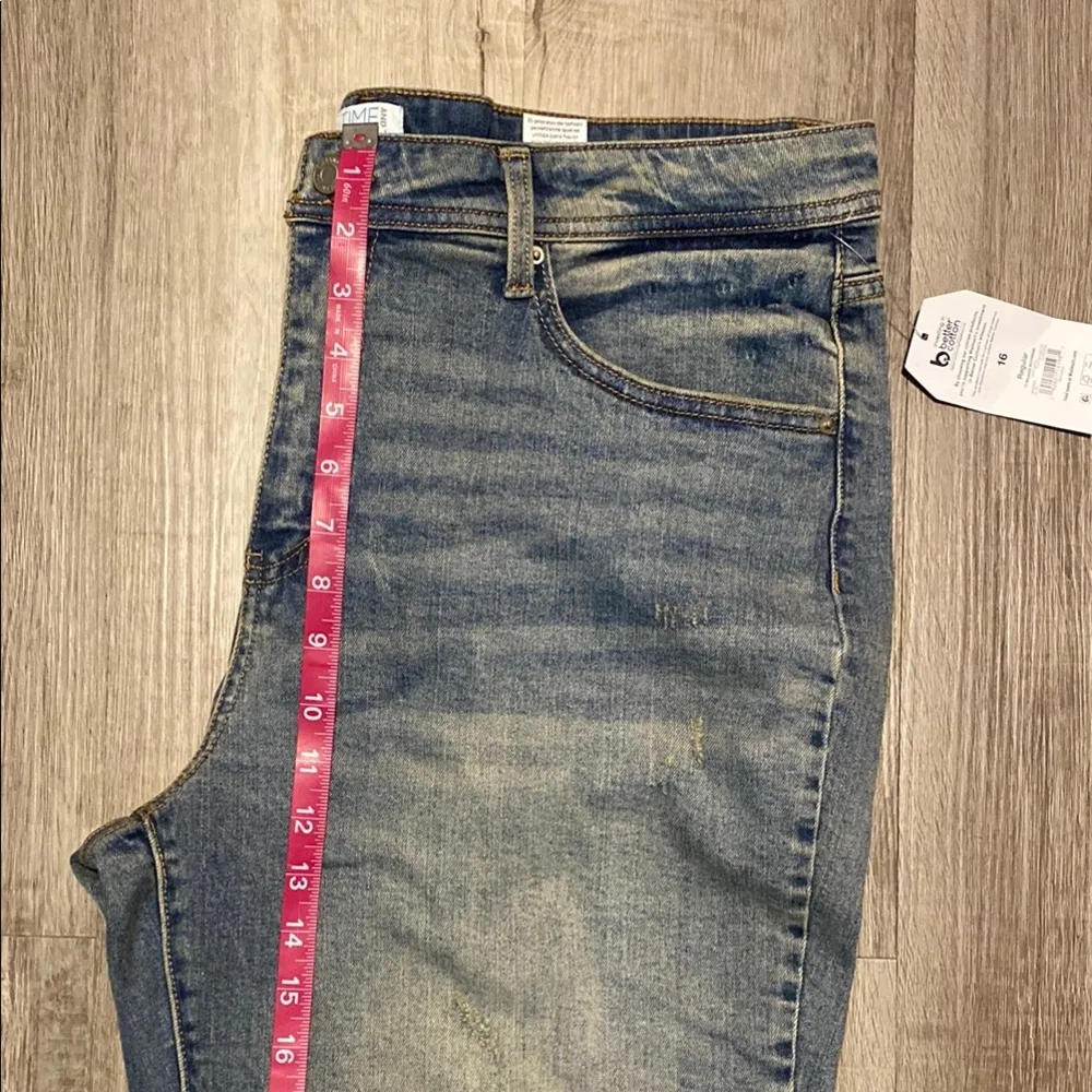 Time and Tru New! High Rise Relaxed Fit Cropped Classic Blue Jeans size 16 - Image 5