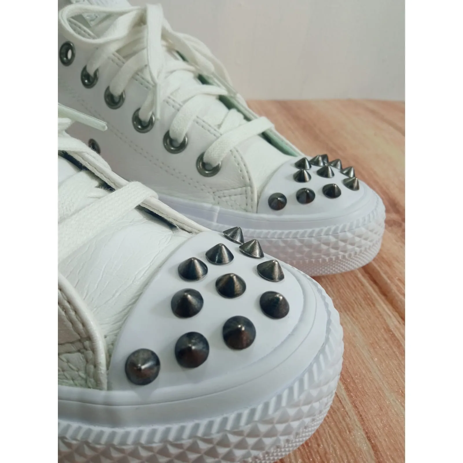 Converse Women's Chuck Taylor All Star 559869C Shoes White Estoperoles Size 7 - Image 4