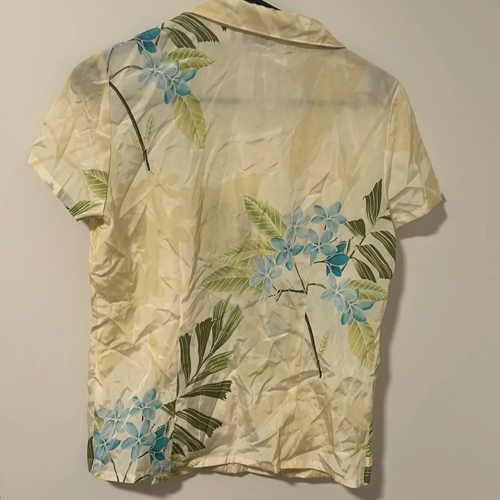 Tommy Bahama 55% Silk Yellow Beach Vacation Button Down Shirt Size Small - Image 3