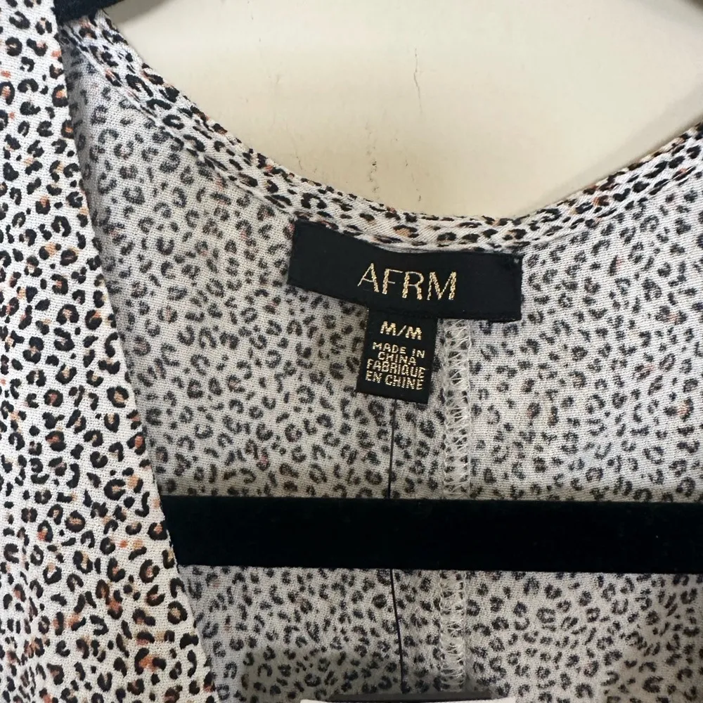 NWT AFRM Leopard Print Long Sleeve Deep V Top Black Size M - Image 5