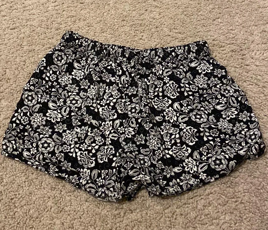 Aeropostale Flowy Shorts - Image 4